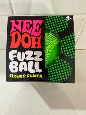 NIB NEEDOH Flower Power fuzz ball - Green SPECIAL smiley face design